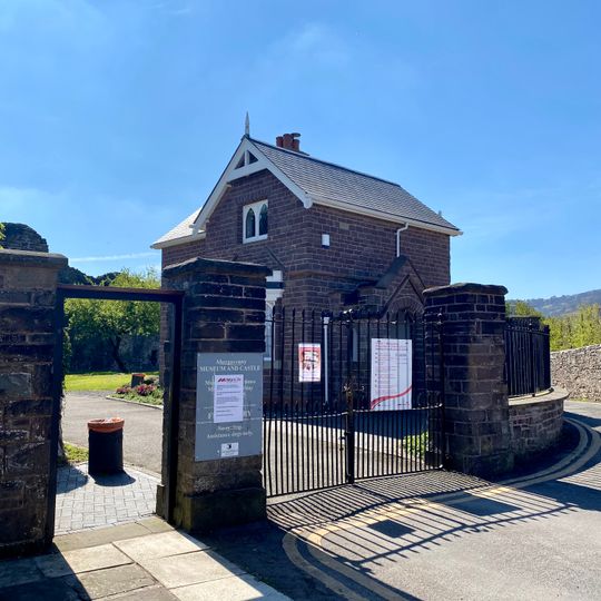 Wall, Gatepiers and Gates beside Lodge at entrance to Abergavenny Castle
