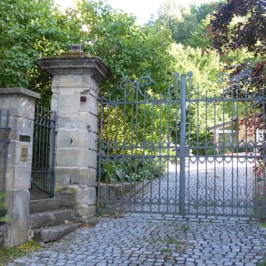 Tor Nähe Bergstraße; Wind in Trebgast