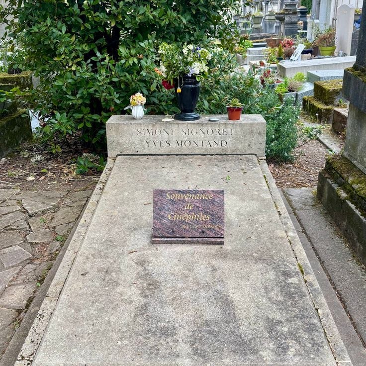 Grób Simone Signoret i Yves Montand