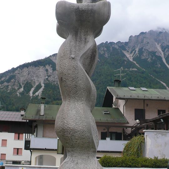 Monumento "La donna velata nel vento"