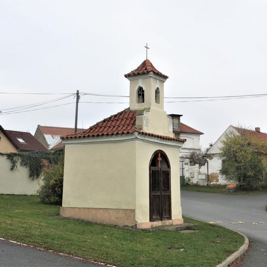 Kaple na návsi v Bašti