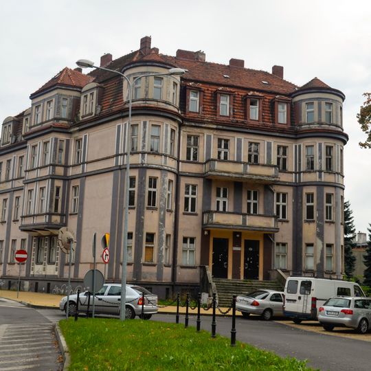 Dom, Bohaterów Getta 1 w Żarach