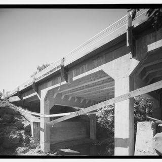 Chenoweth Creek Bridge