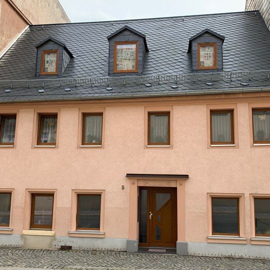 Wohnhaus in geschlossener Bebauung Friedrich-Engels-Straße 5