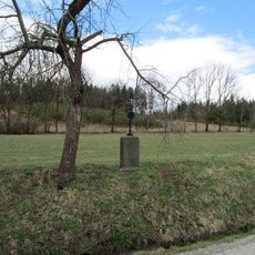 Kříž pod vrchem Chocholouš