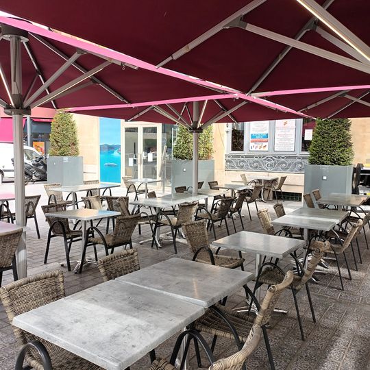 Le Bistro