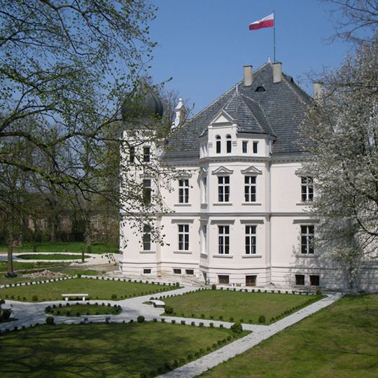 Ziemiełowice Palace