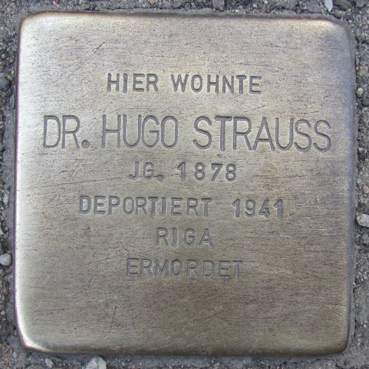 Stolperstein à la mémoire de Hugo Strauß