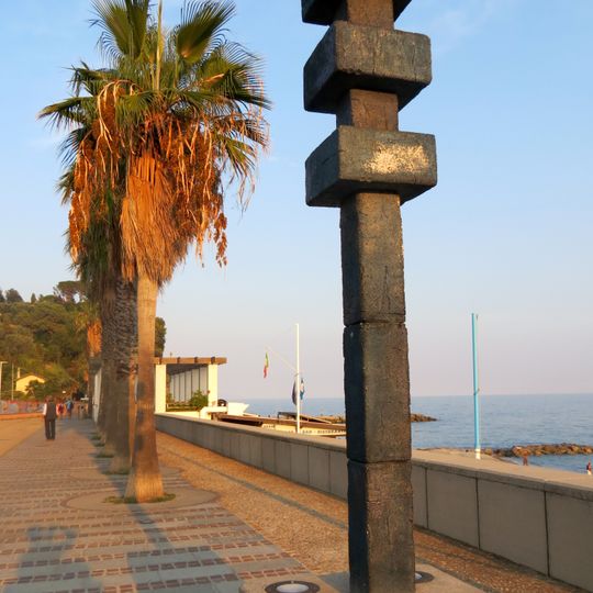 Opere artistiche presenti sulla passeggiata Eugenio Montale