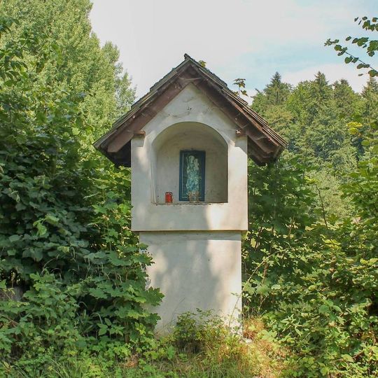 Kaplička severně od Vikantic na rozcestí