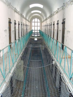 Interior 0