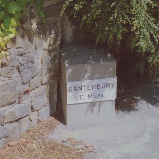 Milestone, London Road, opp. Cellar Hill, by No. 3