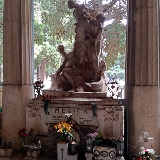 Tomba Medica