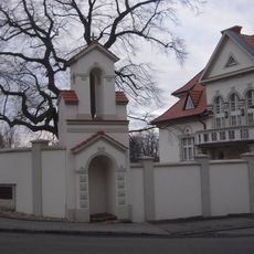 Kaplička na návsi v Radonicích