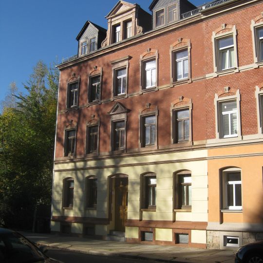 Mietshaus in halboffener Bebauung Bernhardstraße 103