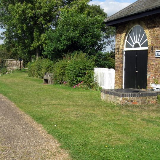 Grand Union Canal Pumping Station To East Of Lock 23
