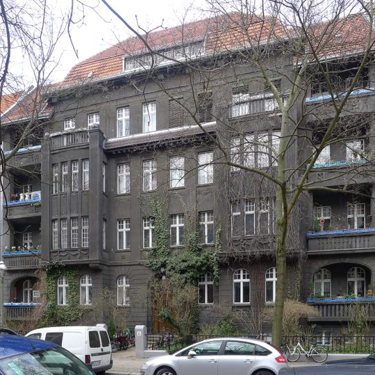 Mietshaus & Einfriedung Hähnelstraße 15