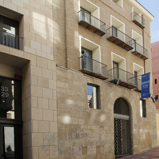 Building in carrer Cavallers, 33