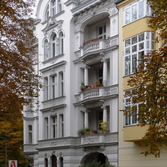 Mietshaus & Einfriedung Stubenrauchstraße 5