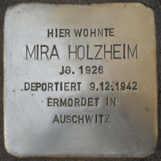 Stolperstein en memoria de Mira Holzheim