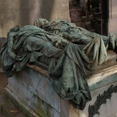Grave of Joseph Croce-Spinelli and Théodore Sivel