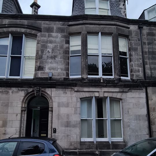 17 Queen's Gardens, St Andrews