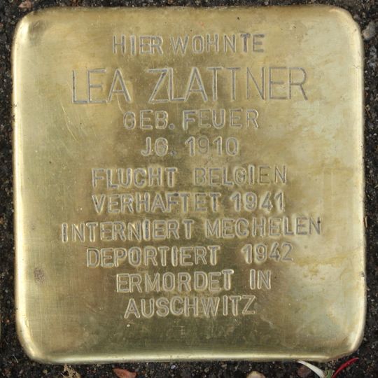 Stolperstein en memoria de Lea Zlattner