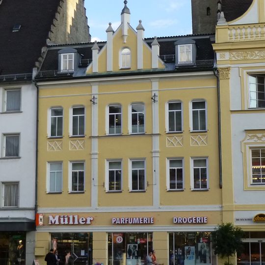 Wohn- und Geschäftshaus