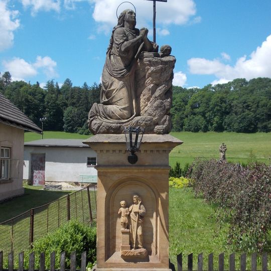 Socha svaté Maří Magdaleny u kostela v Levínské Olešnici