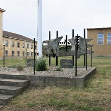 Pomník nezákonně popraveným vojákům v areálu bývalých kasáren Pod Radobýlem v Litoměřicích
