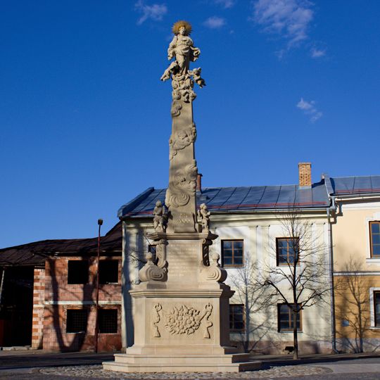 Socha Panny Márie na stĺpe, stĺp