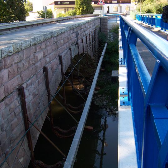 Most ulice Dr. E. Beneše přes Kozský potok v Sezimově Ústí