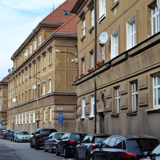 Byty štátnych zamestnancov, dom bytový-sekcia IV.