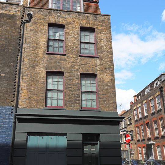 13, Fournier Street E1