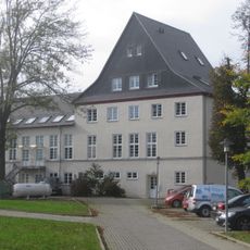 Betriebsgebäude mit Wohnungen einer öffentlichen Badeanstalt (Flussbad Altchemnitz) Schulstraße 60