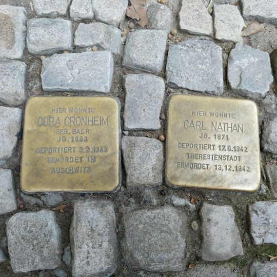 Stolperstein en memoria de Doral Cronheim