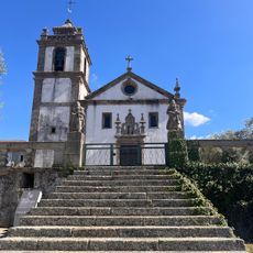 Igreja de Santa Marinha, paroquial de Real, incluindo o património móvel integrado, e respetivo adro e escadaria
