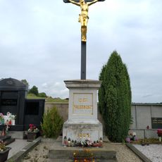 Centrální kříž na hřbitově v Rybništi