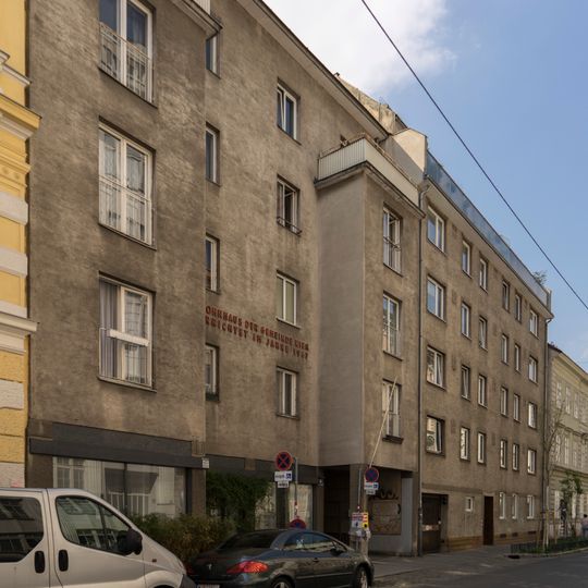 Gemeindebau Hermanngasse 9