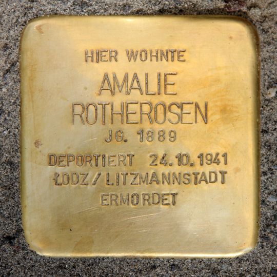 Stolperstein en memoria de Amalie Rotherosen