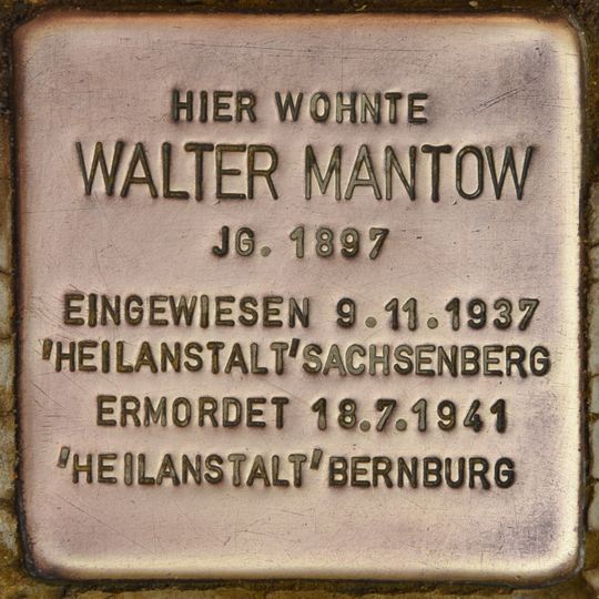 Stolperstein en memoria de Walter Mantow
