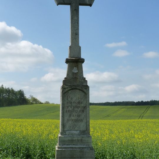 Kříž u silnice 396 východně od Rouchovan