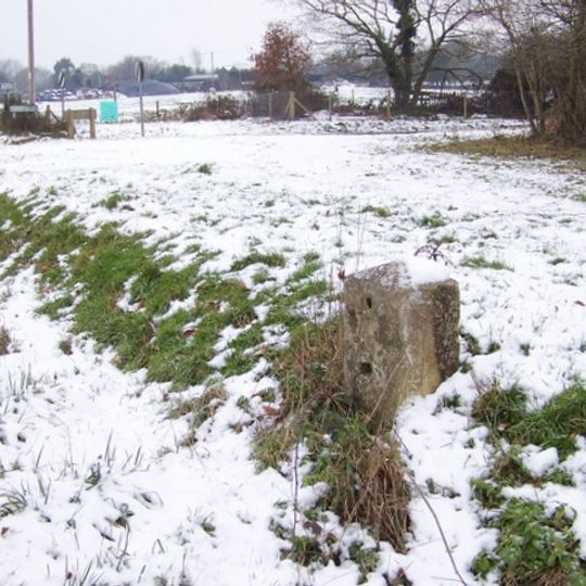 Milestone, Glebe Farm,  jct Branches Lane