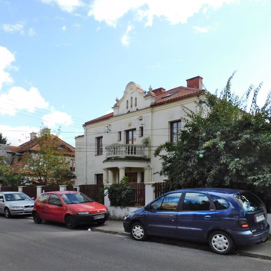 Dom przy ulicy Cietrzewia 8