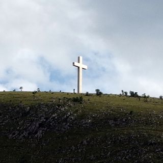 Kříž nad Mostarem