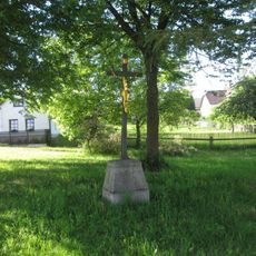 Kříž v Benešově na rozcestí