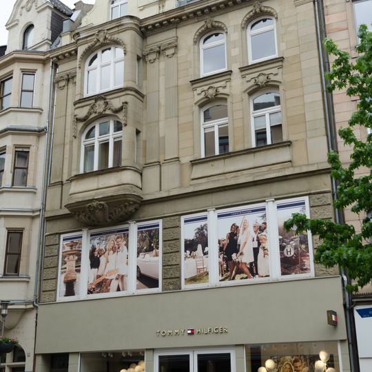 Wohn- und Geschäftshaus