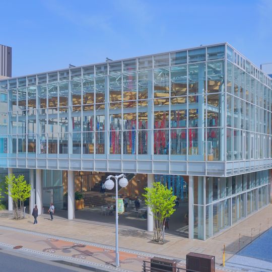 八戸まちなか広場 マチニワ