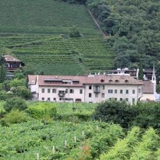 Heinrichshof mit Kapelle