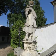 Socha sv. Jana Nepomuckého u kostela sv. Martina v Budkově